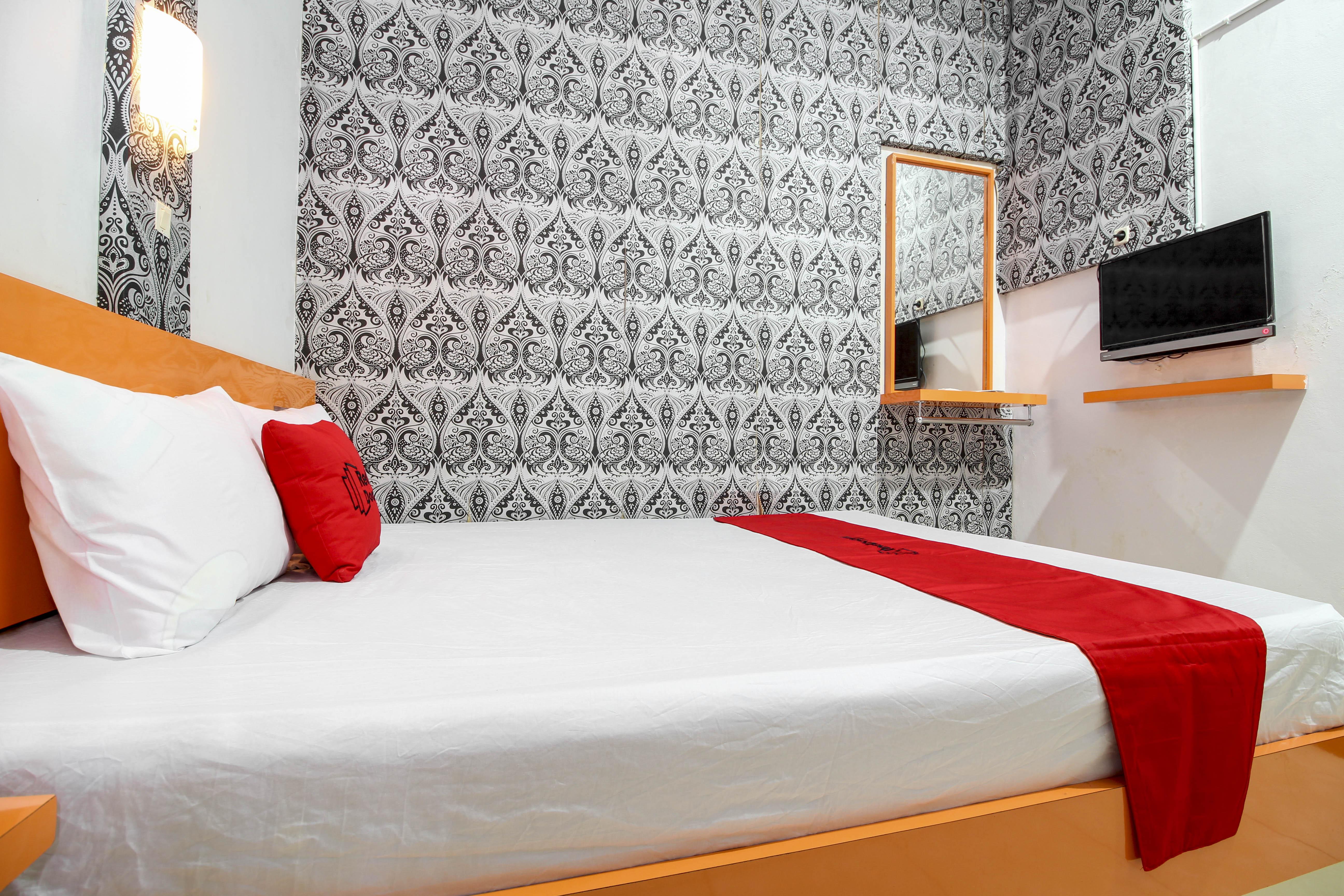 RedDoorz near Hartono Mall Kejayan Esterno foto
