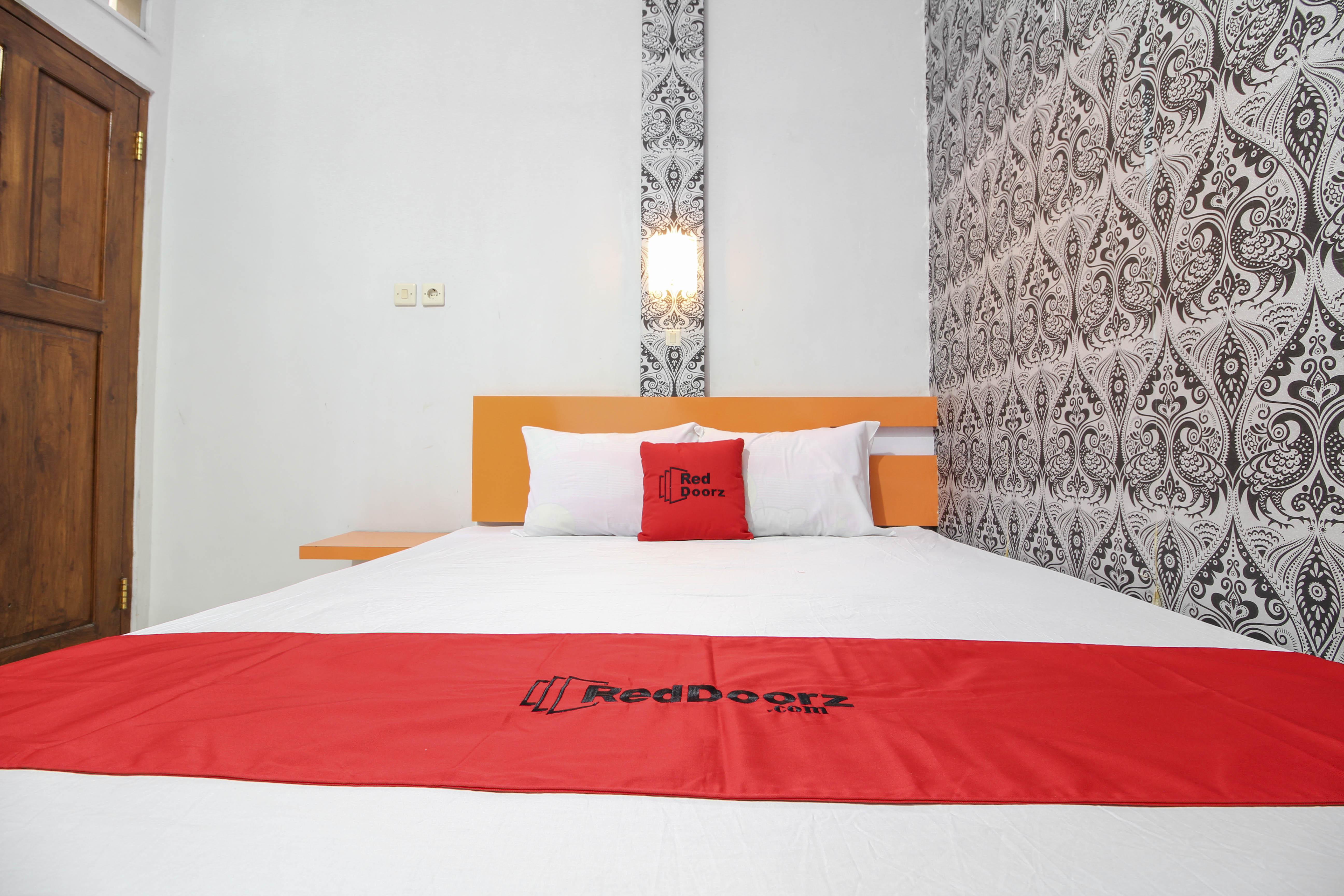 RedDoorz near Hartono Mall Kejayan Esterno foto