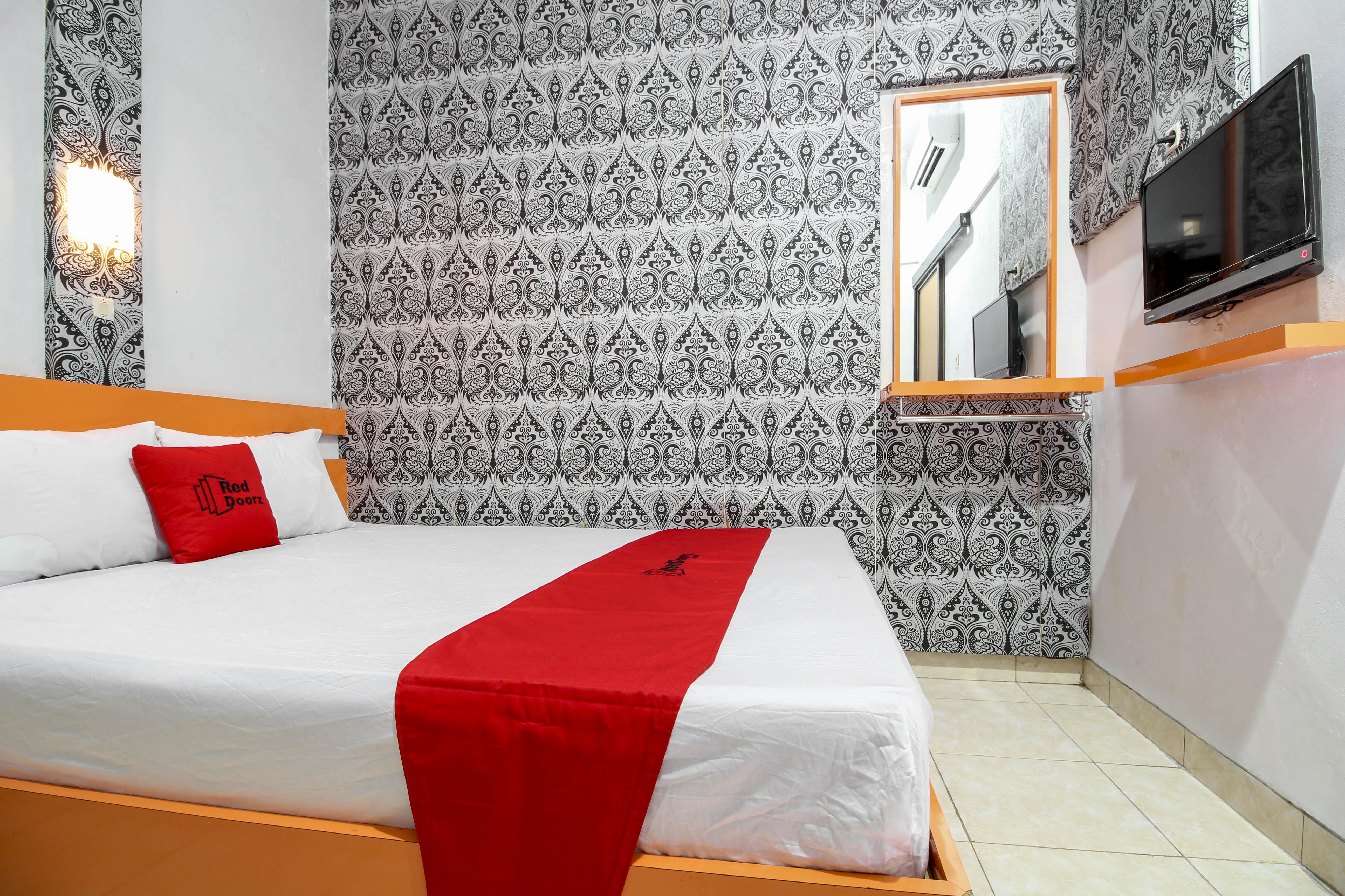 RedDoorz near Hartono Mall Kejayan Esterno foto