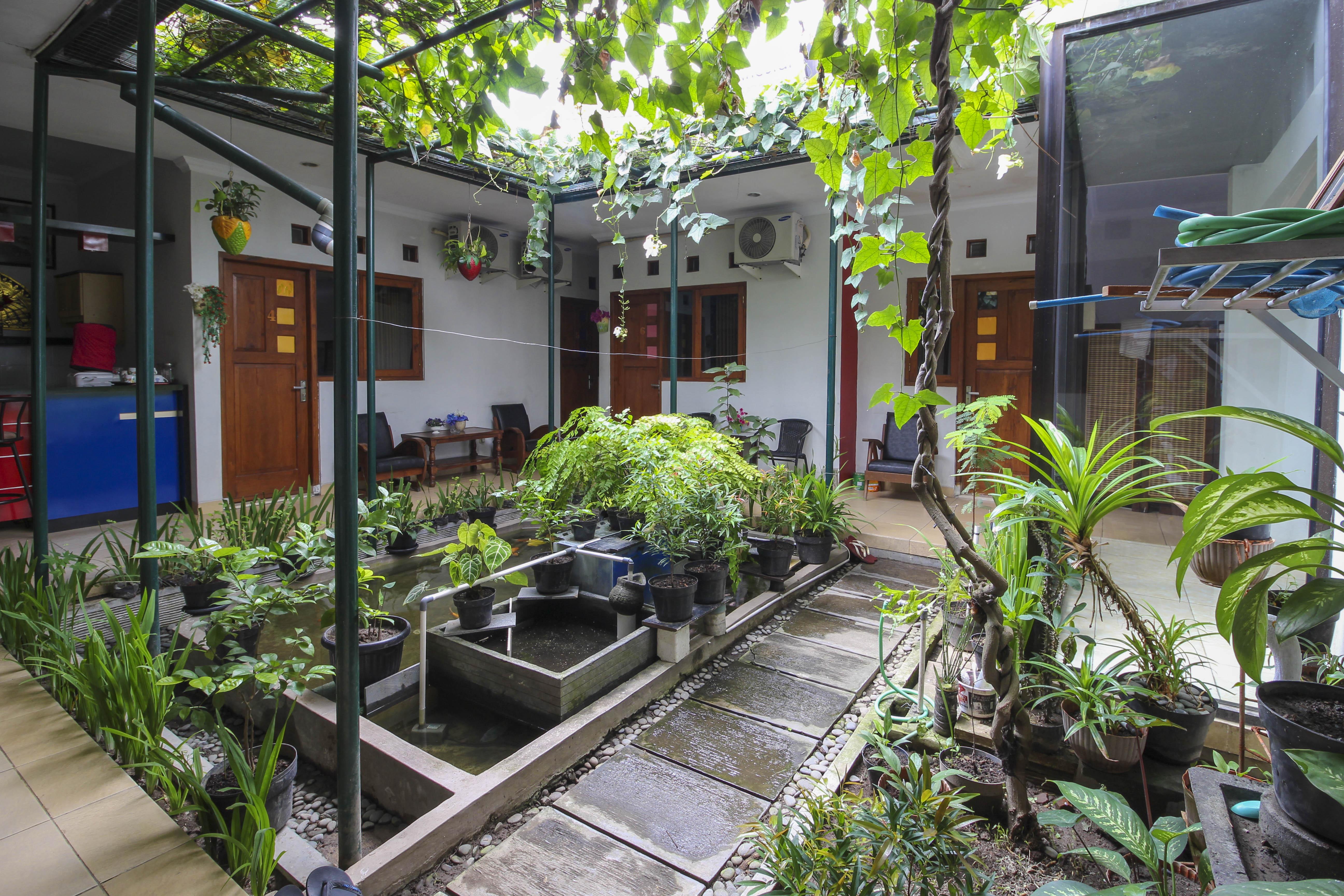 RedDoorz near Hartono Mall Kejayan Esterno foto