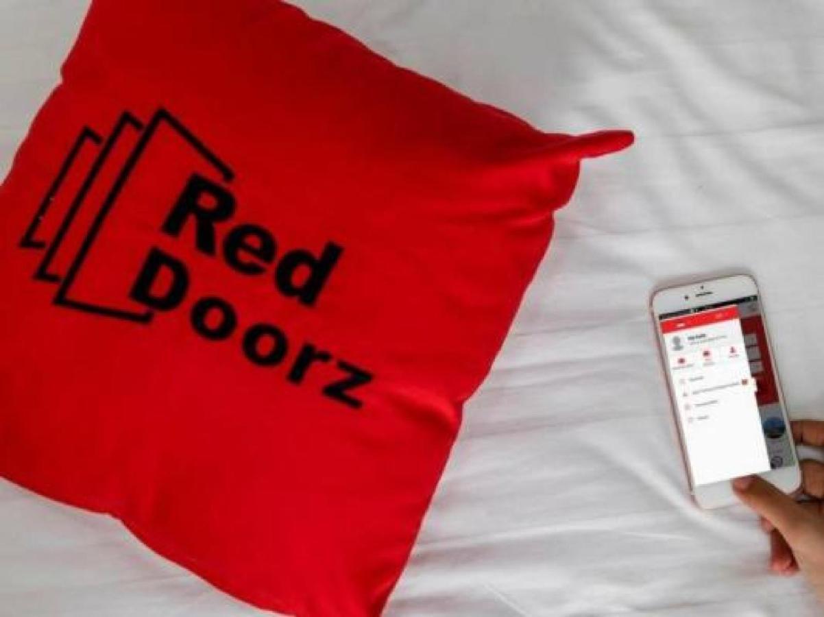 RedDoorz near Hartono Mall Kejayan Esterno foto